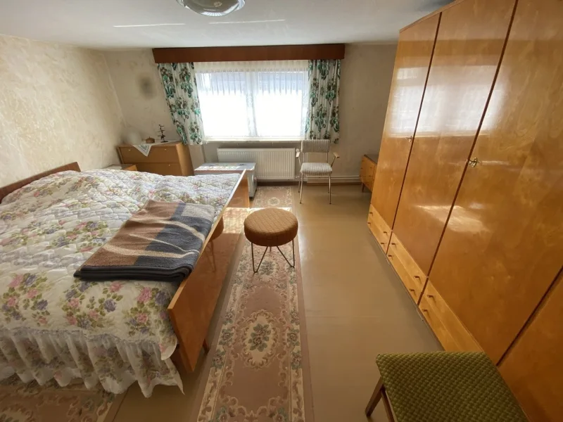 Schlafzimmer 1