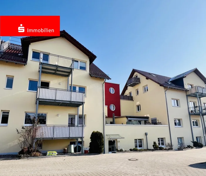 Außenansicht - Wohnung kaufen in Gotha - Attraktive 2-Raum-Wohnung mit großem Balkon und Wintergarten