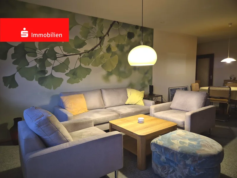 Wohnzimmer - Wohnung kaufen in Oberursel - 4 Zimmer ETW mit großer Loggia!