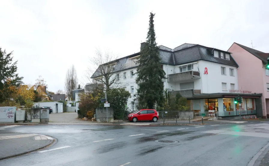 Ansicht - Zinshaus/Renditeobjekt kaufen in Bad Homburg - Kapitalanlage mit Entwicklungspotential in guter Lage von Bad Homburg.