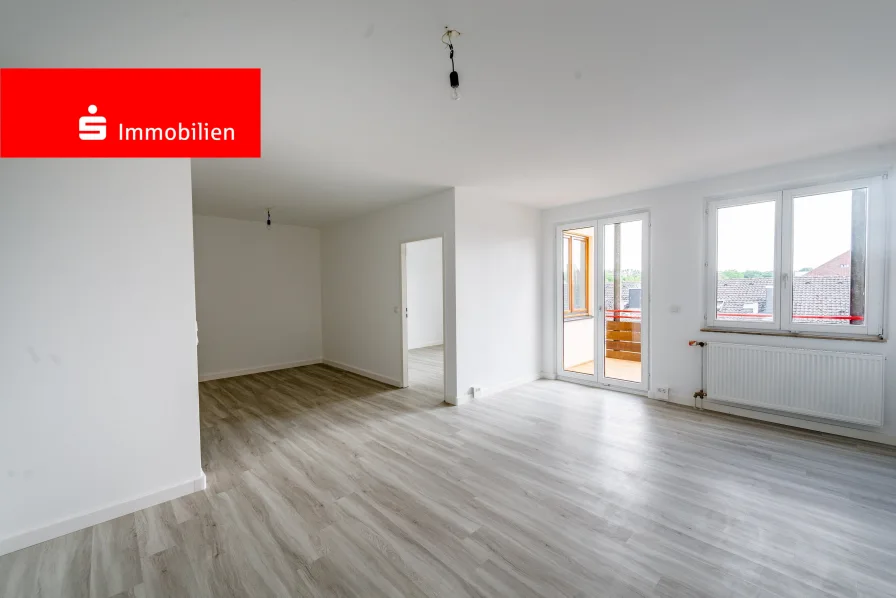 Geräumiger Wohn-/Essbereich Ebene 1 - Wohnung kaufen in Egelsbach - Lichtverwöhnte Maisonette-Wohnung ! Sofortbezug möglich ! modernisiert !