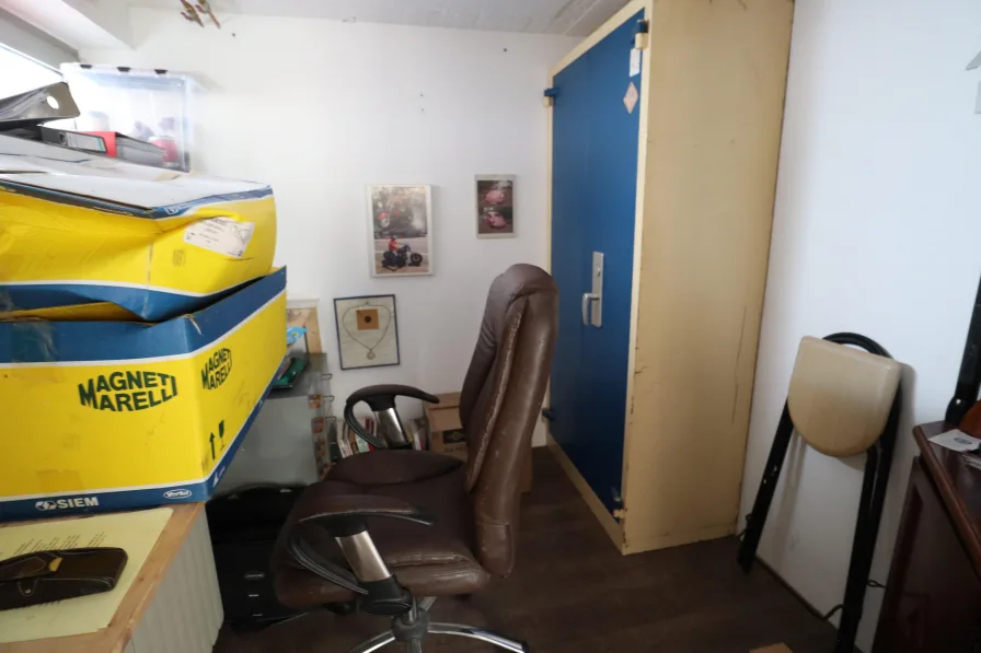 Kleines Büro an der Doppelgarage