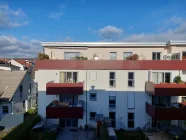 Blick auf die sonnige Penthousewohnung mit Dachterrasse