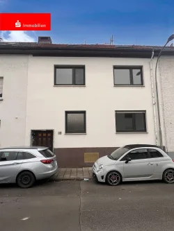 Vorderansicht - Haus kaufen in Mühlheim - Großzügiges Zweifamilienhaus mit viel Platz für die ganze Familie