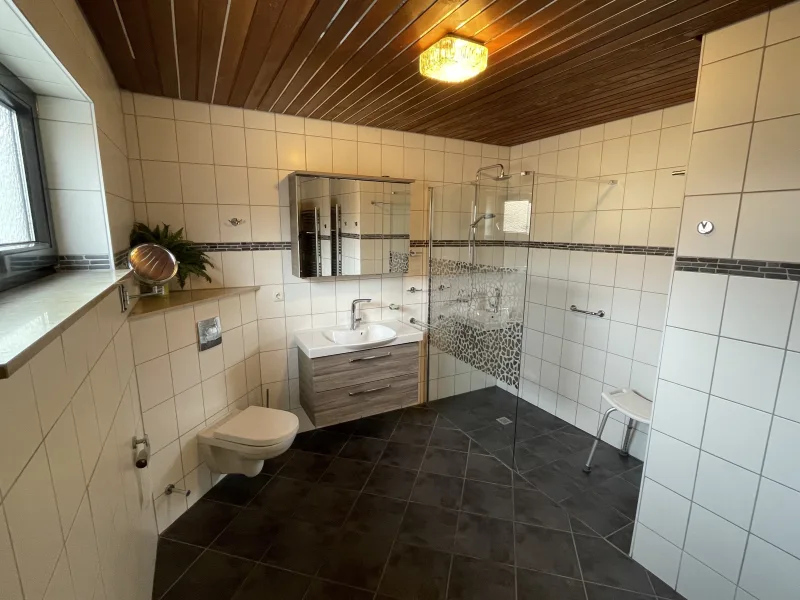 Badezimmer im OG