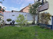 nicht einsehbarer Garten hinter dem Haus