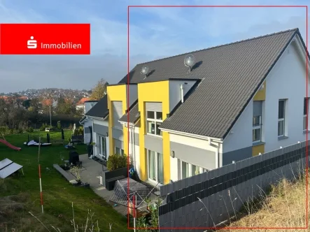 Hausrückseite mit Terrasse - Haus mieten in Homberg - Neuwertige Doppelhaushälfte zur Miete in Homberg/Efze!