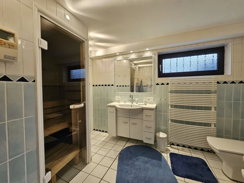 Saunabereich mit Dusche und WC