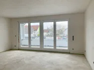 Große Fensterfront zum Balkon