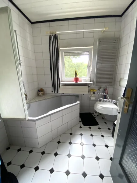 2. Badezimmer im Erdgeschoss