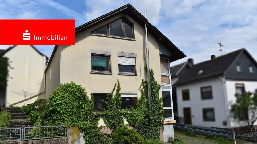 seitliche Ansicht - Haus kaufen in Villmar - Klassisches Wohnhaus im Ortskern von Villmar ++ Seelbach ++