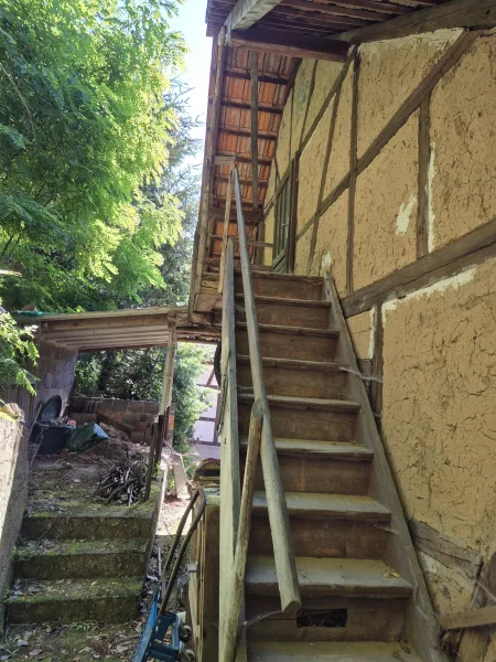 Treppe zur Werkstatt