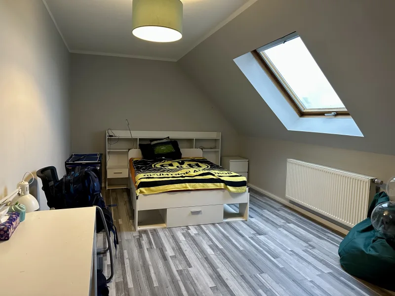 Schlafzimmer DG