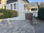 Einfahrt zur Garage