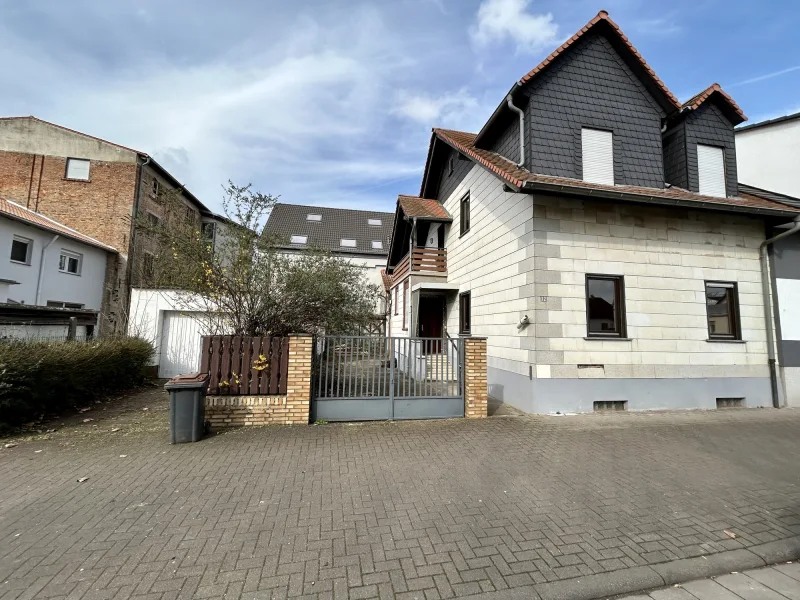  - Haus kaufen in Friedberg - Doppelhaushälfte als Rohdiamant zur Sanierung