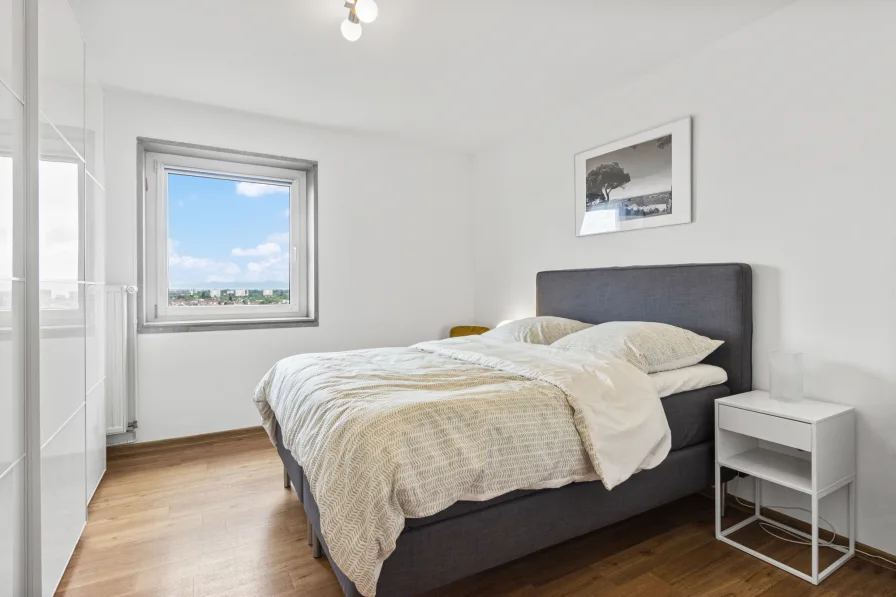 - Wohnung kaufen in Ludwigshafen - Modernes Wohnen mit herrlichem Ausblick: Geräumige 2-Zimmer Wohnung mit sonniger Loggia