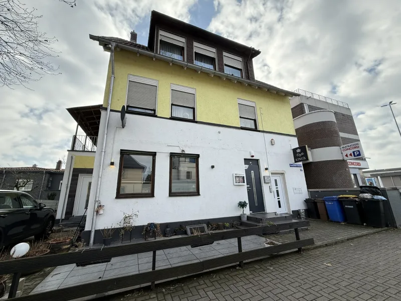 Außenansicht - Haus kaufen in Ludwigshafen am Rhein - ca. 5% Rendite! *Wohn- und Geschäftshaus mit 2 Wohnungen*