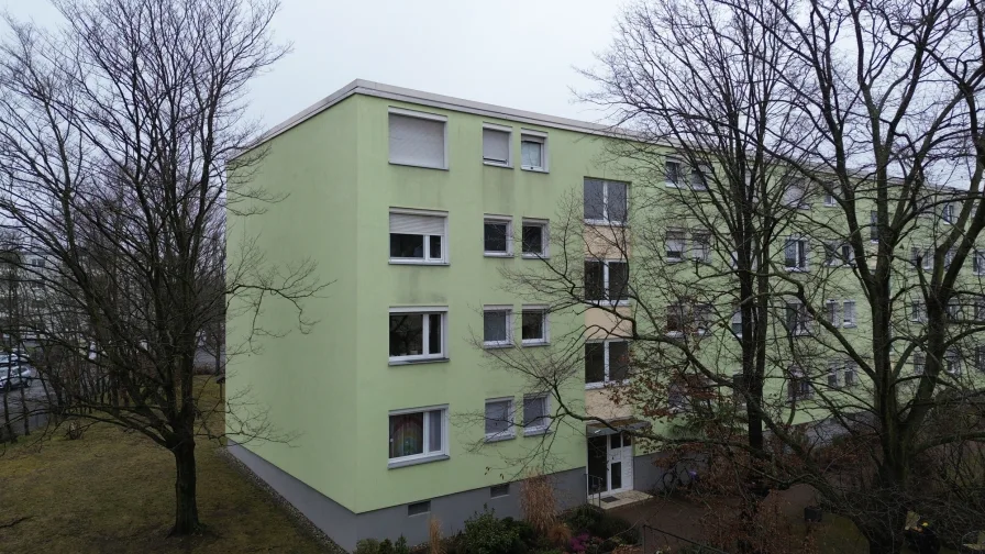 Außenfoto - Wohnung kaufen in Mannheim - *HEIZEN SIE MIT FERNWÄRME STATT GAS! 4 ZKB mit Balkon*Open House am 23.03.2025 um 11:30 Uhr