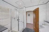 Modernes Badezimmer