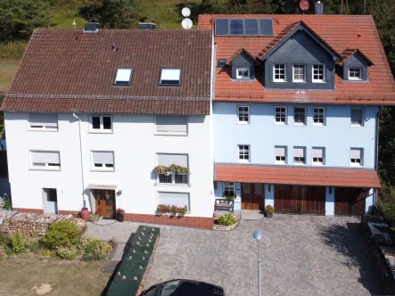 sonniges Doppelhaus mit viel Platz - Haus kaufen in Ottrau - Weißenborn - Vielseitig nutzbares Doppelhaus in ruhiger Ortsrandlage