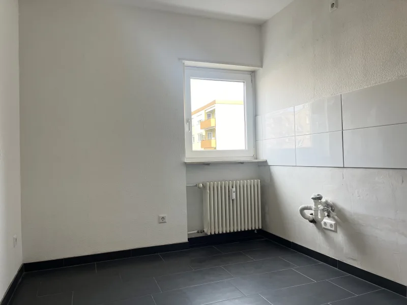 Frisch renovierte Küche - Wohnung kaufen in Speyer - Ruhige Lage & Süd-Balkon in Speyer-West!