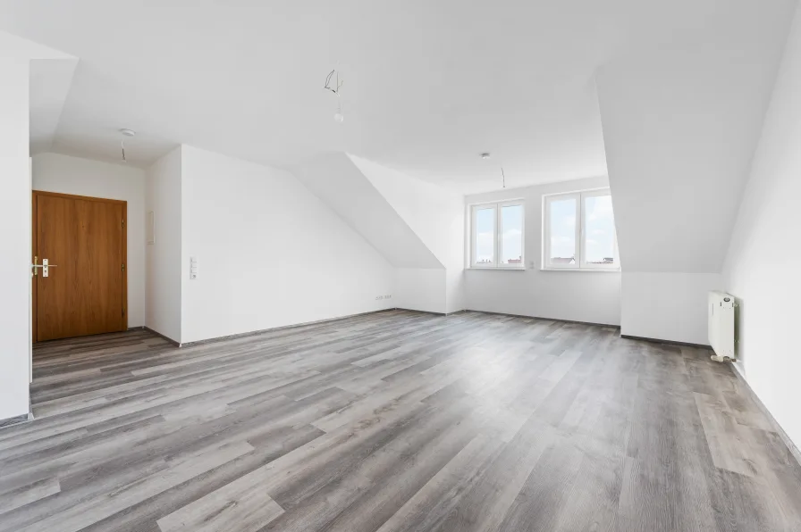  - Wohnung kaufen in Speyer - Modernisierte 1 Zimmer Dachgeschosswohnung Stellplatz/Garage!