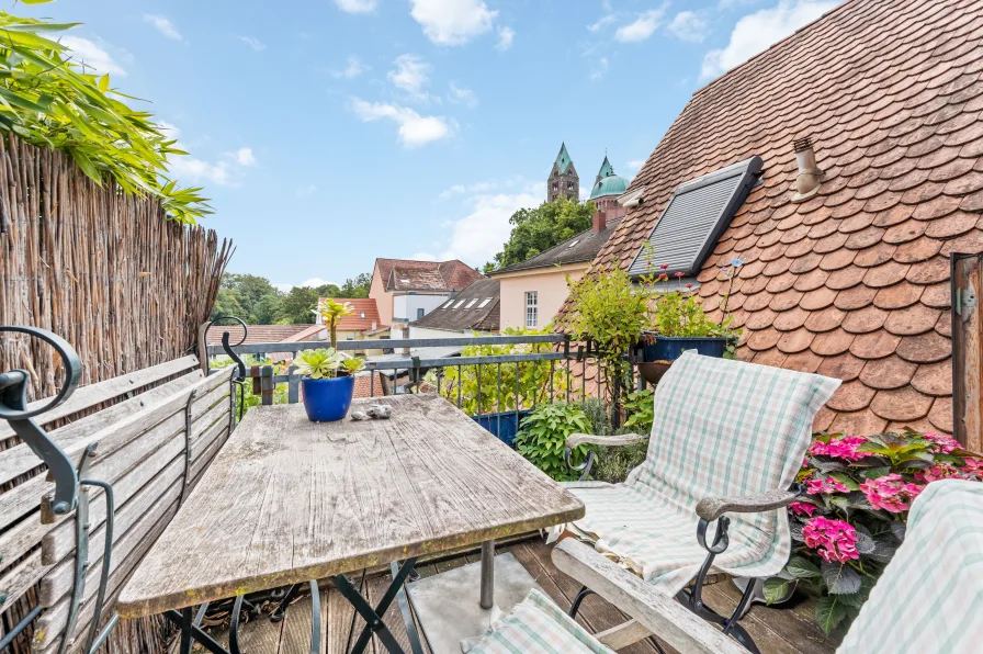 Balkon - Wohnung kaufen in Speyer - Domblick: Offene 3,5-Zimmer-Masionettewohnung im Zentrum!