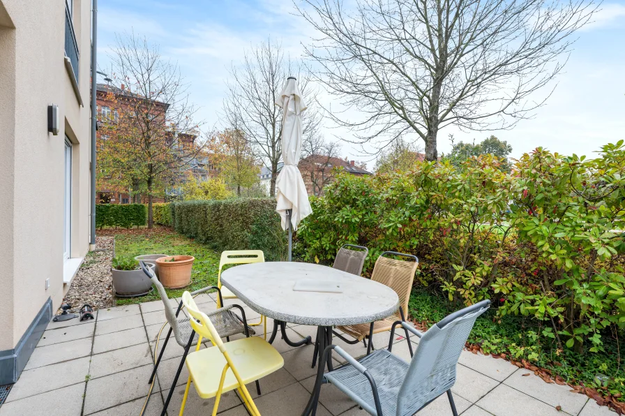 Terrasse mit Gartenanteil