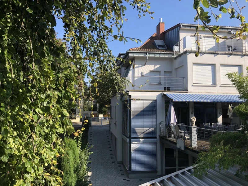  - Haus kaufen in Ludwigshafen am Rhein - Großzügige Doppelhaushälfte auf der Parkinsel!