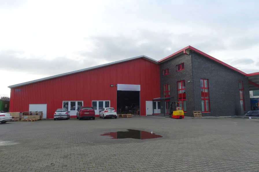 Frontansicht - Halle/Lager/Produktion kaufen in Wassenberg - Lagerhalle mit zwei Bürogebäuden