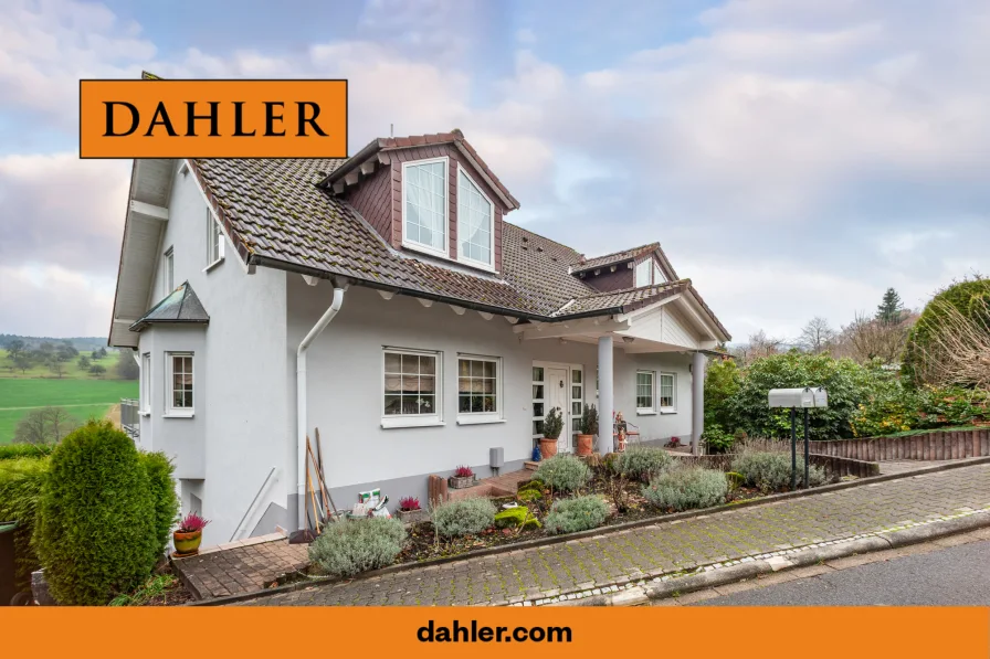 Hausansicht - Haus kaufen in Mossautal / Güttersbach - Vornehmes Landhaus - naturnah mit grandioser Aussicht