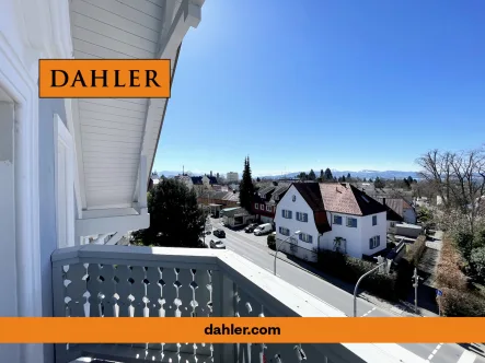 Aussicht vom Balkon - Wohnung kaufen in Lindau (Bodensee) - Traumhafte Maisonette-/Loftwohnung mit Berg- und Seeblick in der „Blauen Villa“ (Erstbezug)