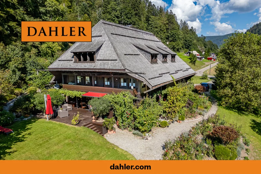 Schwarzwaldhaus - Haus kaufen in Sankt Blasien (Südschwarzwald) - Historisches Schwarzwaldhaus auf großem Anwesen mit Pool & Weideflächen – Ihr Hideaway in der Natur