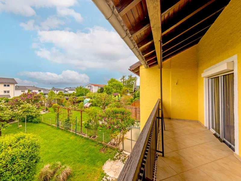 Ausblick vom Südbalkon - Haus kaufen in Aschau am Inn - Ideales Familiendomizil:Reihenmittelhaus mit Terrasse und Balkon in schöner Lage in Aschau am Inn