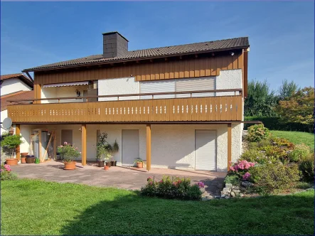 Ansicht vom Garten aus - Haus kaufen in Stubenberg - Großes Landhaus mit Einliegerwohnungund schönen großen Garten in Stubenberg ( Niederbayern)