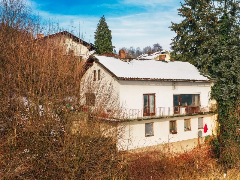  - Haus kaufen in Pfarrkirchen - Grundstück mit Baugenehmigung für 2 Doppelhaushälften - 4 Wohnungen mit insgesamt ca. 500 qm WFL.