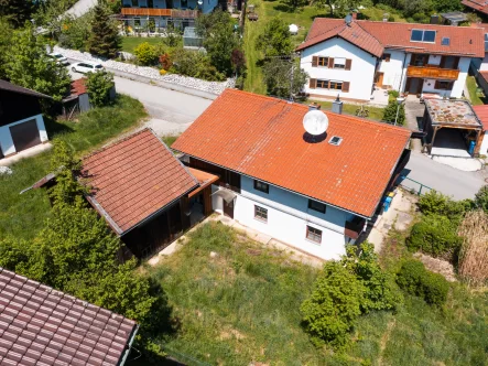 Landhaus mit Nebengebäude - Haus kaufen in Brombach - Landhaus zum sanieren mit vielseitigen Grundstück in Brombach