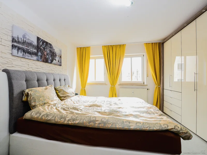 Das geräumige helle Schlafzimmer - Wohnung kaufen in Passau / Heining - Helle Erdgeschoss-Wohnung ca. 152 m²großzügige AufteilungPassau - Heining