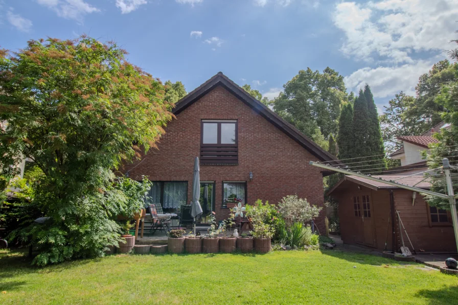 Hausansicht  - Haus kaufen in Glienicke/Nordbahn - Einfamilienhaus mit Einliegerwohnung in begehrter Lage von Glienicke