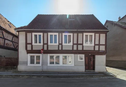 Straßenansicht - Haus kaufen in Wittstock / Dosse - Dreiseithof zum Sanieren und ausbauen!