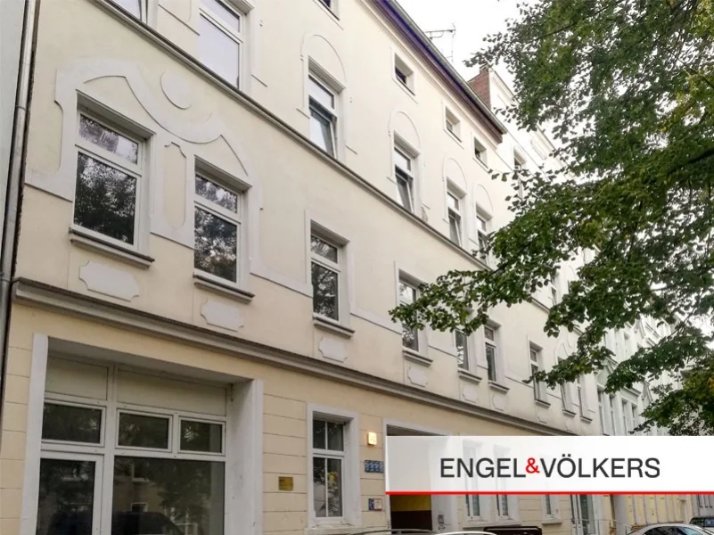  - Wohnung kaufen in Magdeburg - Großzügig geschnittene Wohnung mit einem Parkplatz an der Sudenburger Wuhne