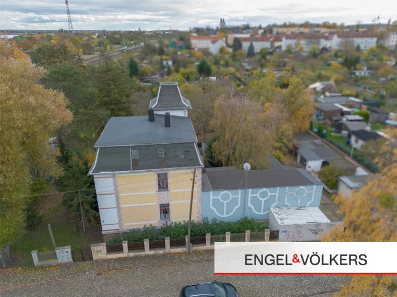  - Haus kaufen in Magdeburg - Stadtvilla mit Altbaucharme und Naturverbundenheit