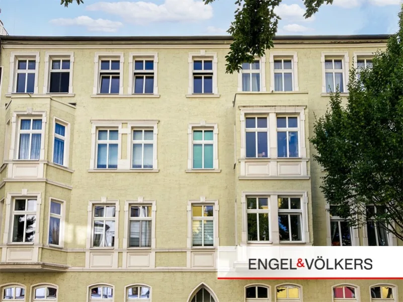 Hausansicht - Wohnung kaufen in Magdeburg - Top Lage! Gepflegte und vermietete 3 Zimmerwohnung mit Balkon