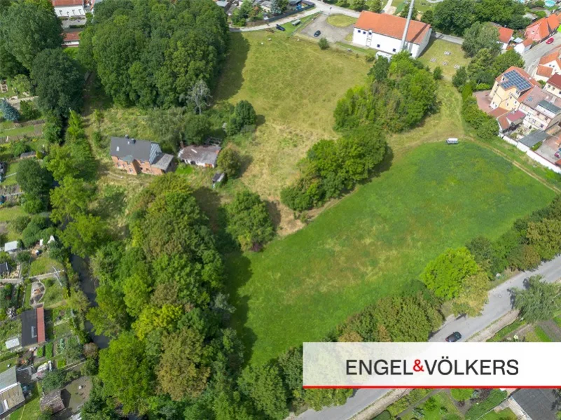  - Grundstück kaufen in Egeln - 1 ha großes Grundstück mit Gebäude zum Abriss
