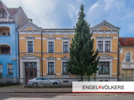 Hausansicht - Haus kaufen in Schönebeck - Stilvolle Fabrikantenvilla in zentraler Lage