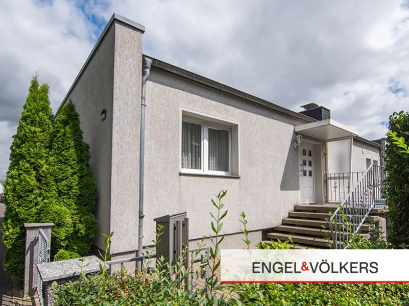 Hausansicht - Haus kaufen in Magdeburg - Bungalow im idyllischen Magdeburg Hopfengarten