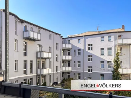 Ausblick Innenhof - Wohnung kaufen in Magdeburg - Die perfekte Investitionsmöglichkeit in eine  2 - Raumwohnung in Stadtfeld Ost