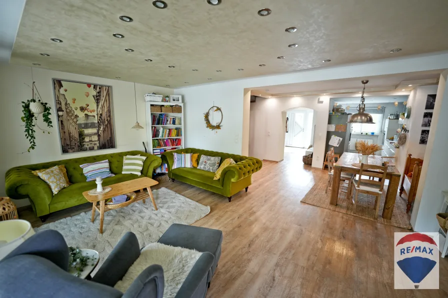 Wohnzimmer - Haus kaufen in Bayreuth - Gepflegtes Reihenmittelhaus in bester Lage am Roten Hügel in Bayreuth
