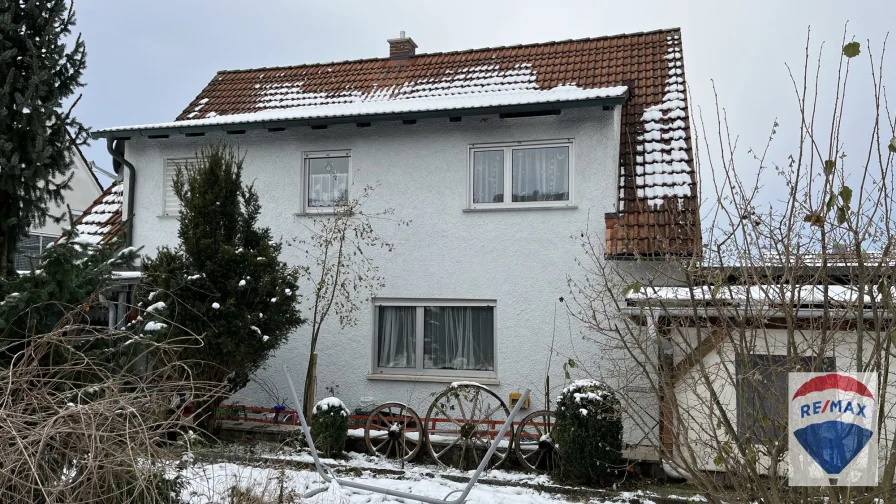 Haus hinten  - Haus kaufen in Reckendorf - Attraktives Einfamilien- / Zweifamilienhaus, gut angebunden und unweit von Bamberg entfernt