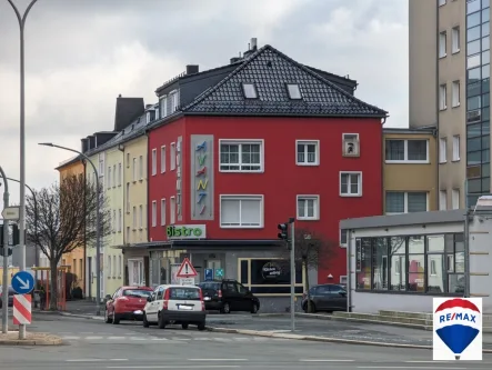 Haus Vorderansicht - Haus kaufen in Hof - TOP renoviert - TOP Lage! 3 Familienhaus mit Gewerbe in Hof/Saale